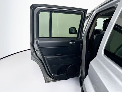 Used 2016 Jeep Patriot Sport w/ Power Value Group FWD image 24