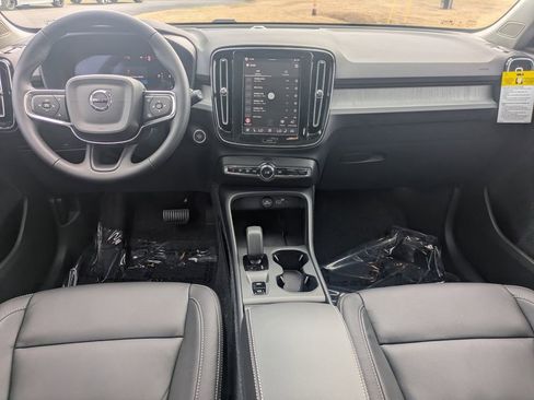 Used 2026 Volvo XC40 B5 Core image 16