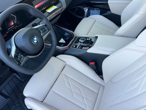 Used 2026 BMW X3 xDrive30i w/ Premium Package AWD/4WD image 4
