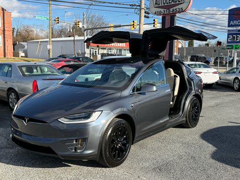 Used 2020 Tesla Model X Long Range image 27