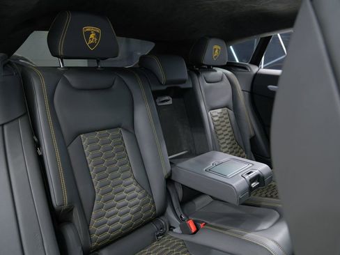 Used 2022 Lamborghini Urus image 34