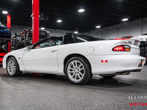 Used 2000 Chevrolet Camaro Z28 w/ SS Performance/Appearance Pkg RWD image 3