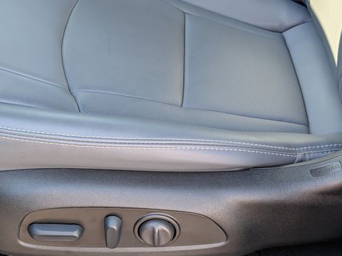 Used 2024 Buick Enclave Essence w/ Sport Touring Edition FWD image 11