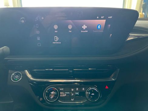 Used 2025 Buick Envista Sport Touring w/ Convenience II Package FWD image 8