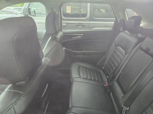 Used 2020 Ford Edge SEL w/ Convenience Package image 3