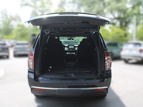 Used 2022 Chevrolet Tahoe LT w/ LT Signature Package RWD image 9