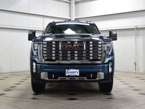 Used 2024 GMC Sierra 2500 Denali w/ Technology Package AWD/4WD image 2