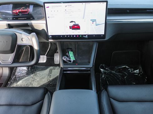 Used 2022 Tesla Model X Plaid image 13