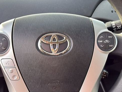 Used 2014 Toyota Prius Three image 17