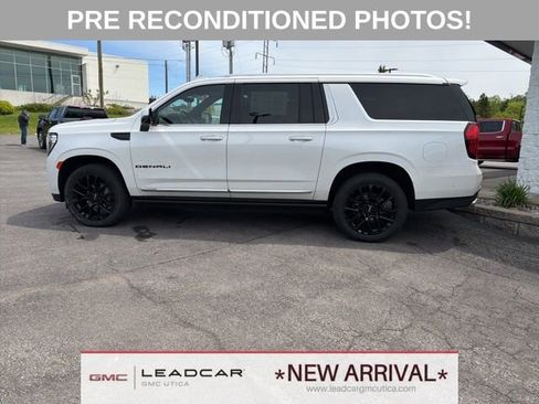 Used 2024 GMC Yukon XL Denali w/ Denali Reserve Package AWD/4WD image 2