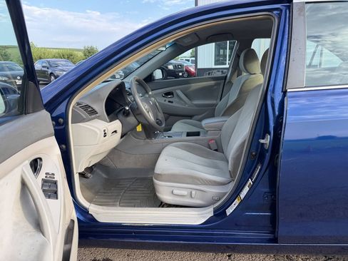 Used 2009 Toyota Camry LE FWD image 10