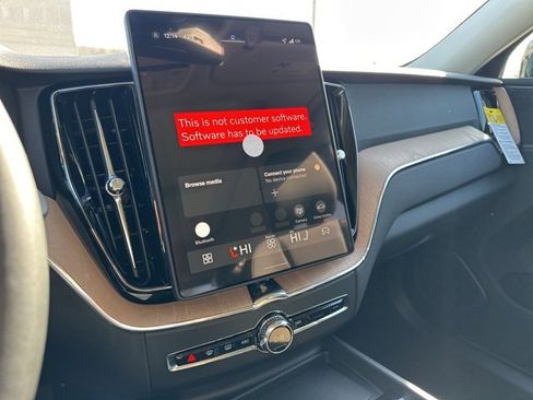 New 2026 Volvo XC60 B5 Plus w/ Climate Package image 15