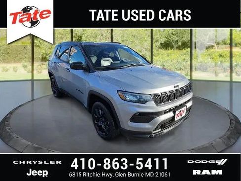 Used 2023 Jeep Compass Latitude w/ Sun and Sound Group image 1