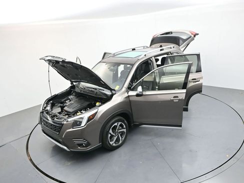 Used 2024 Subaru Forester Touring w/ POP Package 3 AWD/4WD image 42