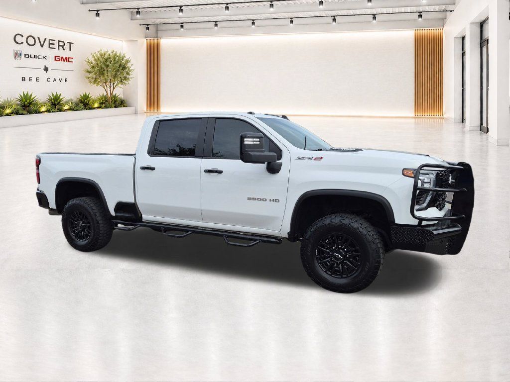 Used 2025 Chevrolet Silverado 2500 ZR2 w/ Technology Package AWD/4WD image 16