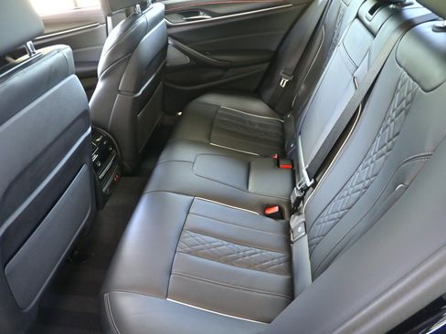 Used 2023 BMW M550i xDrive w/ Executive Package image 12