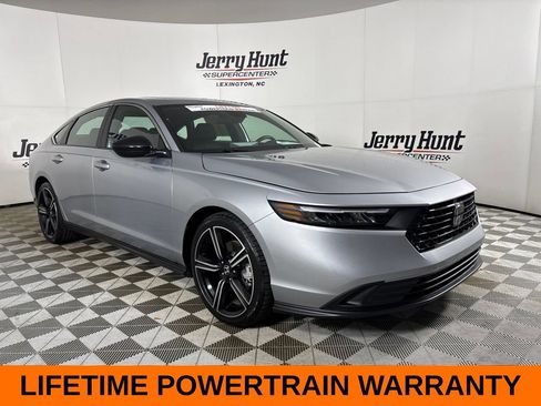 Used 2024 Honda Accord Sport image 4