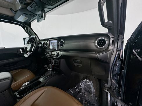 Used 2021 Jeep Wrangler Unlimited Sahara w/ Dual Top Group AWD/4WD image 27