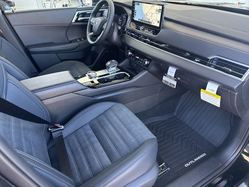 New 2026 Mitsubishi Outlander LE image 22
