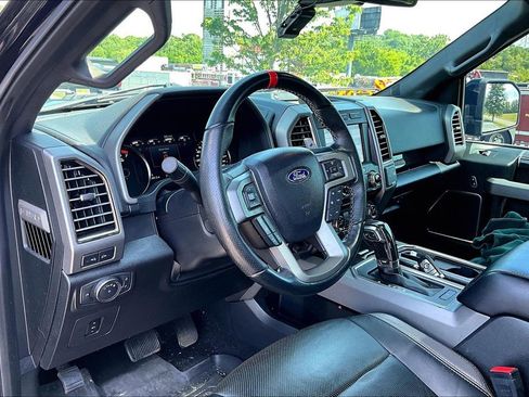 Used 2018 Ford F150 Raptor w/ Equipment Group 802A Luxury AWD/4WD image 4