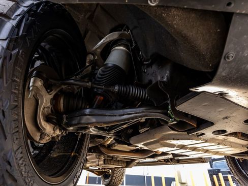 Used 2023 GMC Yukon Denali Ultimate image 14