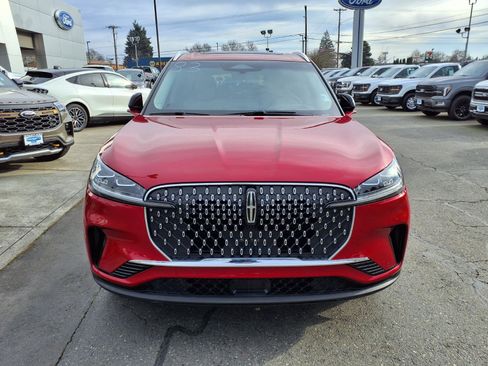 Used 2025 Lincoln Aviator Reserve w/ Equipment Group 201A image 2