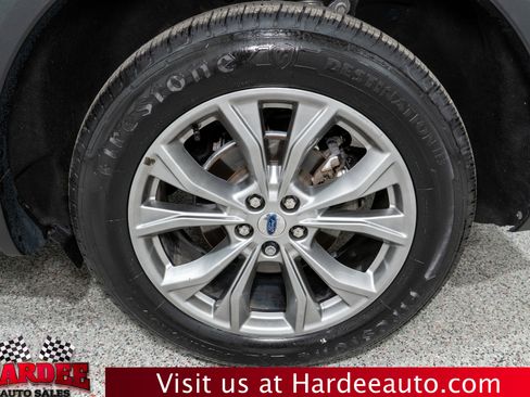 Used 2022 Ford Explorer XLT w/ Equipment Group 202A image 10