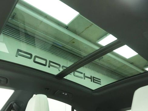 New 2026 Porsche Macan 4 Electric AWD/4WD image 36