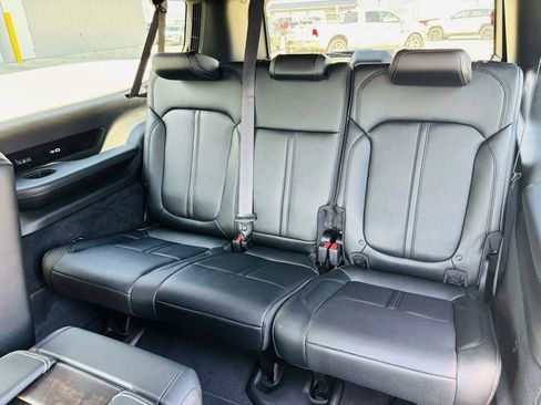 New 2024 Jeep Grand Wagoneer L 4WD w/ Convenience Group III image 33