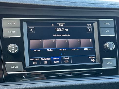 Used 2024 Volkswagen Jetta Sport image 16