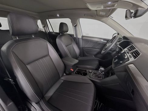 Used 2023 Volkswagen Tiguan SE w/ Panoramic Sunroof Package AWD/4WD image 26