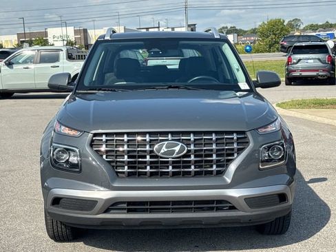 Used 2024 Hyundai Venue SEL FWD image 8