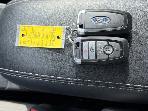 Used 2022 Ford Escape SE w/ SE Sport Appearance Package AWD/4WD image 42