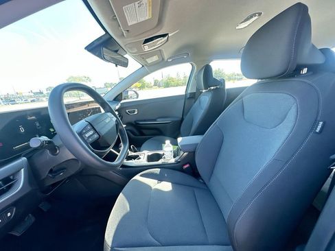 Used 2025 Kia K4 LX image 37