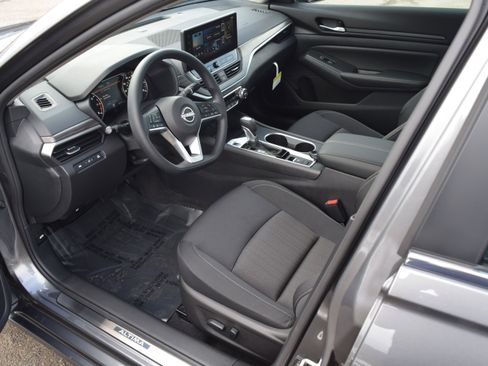 Used 2025 Nissan Altima 2.5 SV w/ SV Special Edition Package image 13