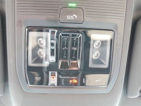 Certified 2024 Volkswagen Atlas Cross Sport SE w/ Panoramic Sunroof Package image 34