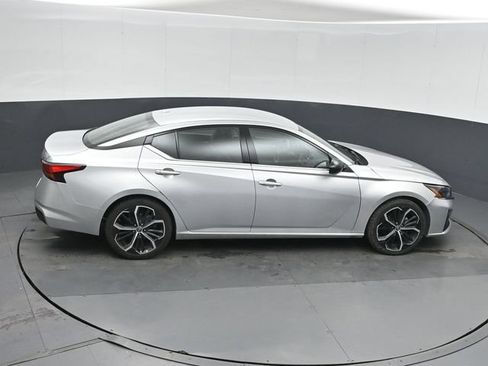 Used 2023 Nissan Altima 2.5 SR FWD image 30