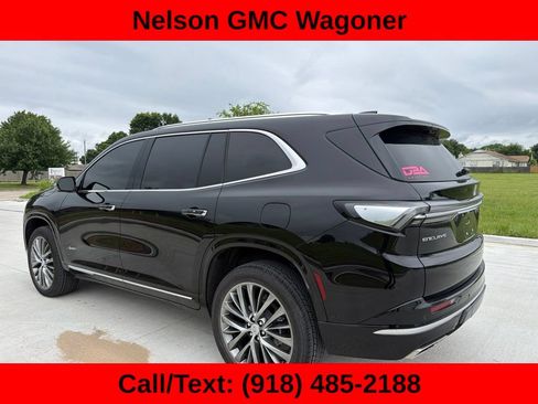 Used 2025 Buick Enclave Avenir w/ Super Cruise Package FWD image 7