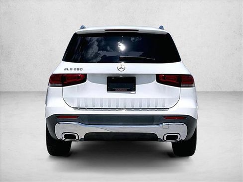 Used 2022 Mercedes-Benz GLB 250 image 4