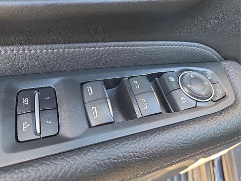 Used 2023 GMC Yukon Denali w/ Denali Reserve Package image 16