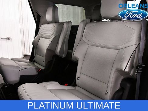 Used 2025 Ford Expedition Platinum w/ Platinum Ultimate Package AWD/4WD image 31