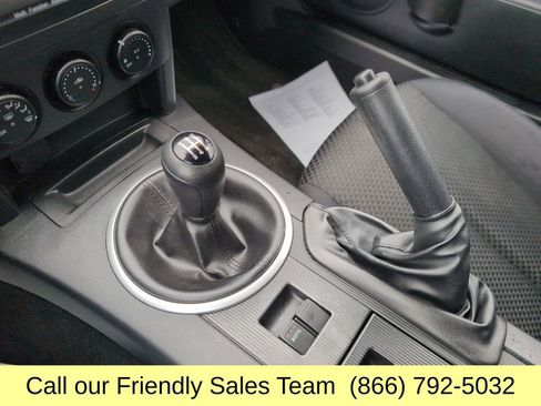 Used 2006 MAZDA MX-5 Miata Touring RWD image 23