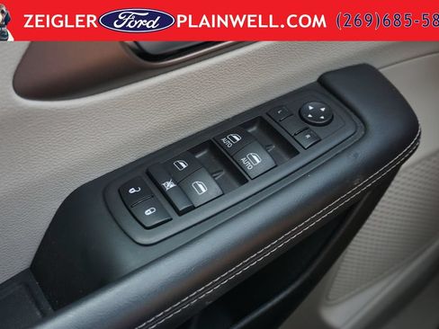 Used 2024 Chrysler Voyager LX FWD image 32