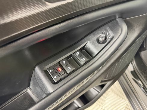 Used 2023 Jeep Grand Cherokee L Laredo image 11