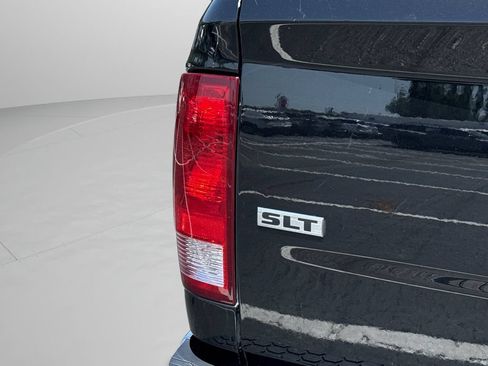 Used 2024 RAM 1500 Classic SLT RWD image 18