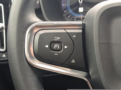 Used 2023 Volvo XC40 Recharge Ultimate image 34