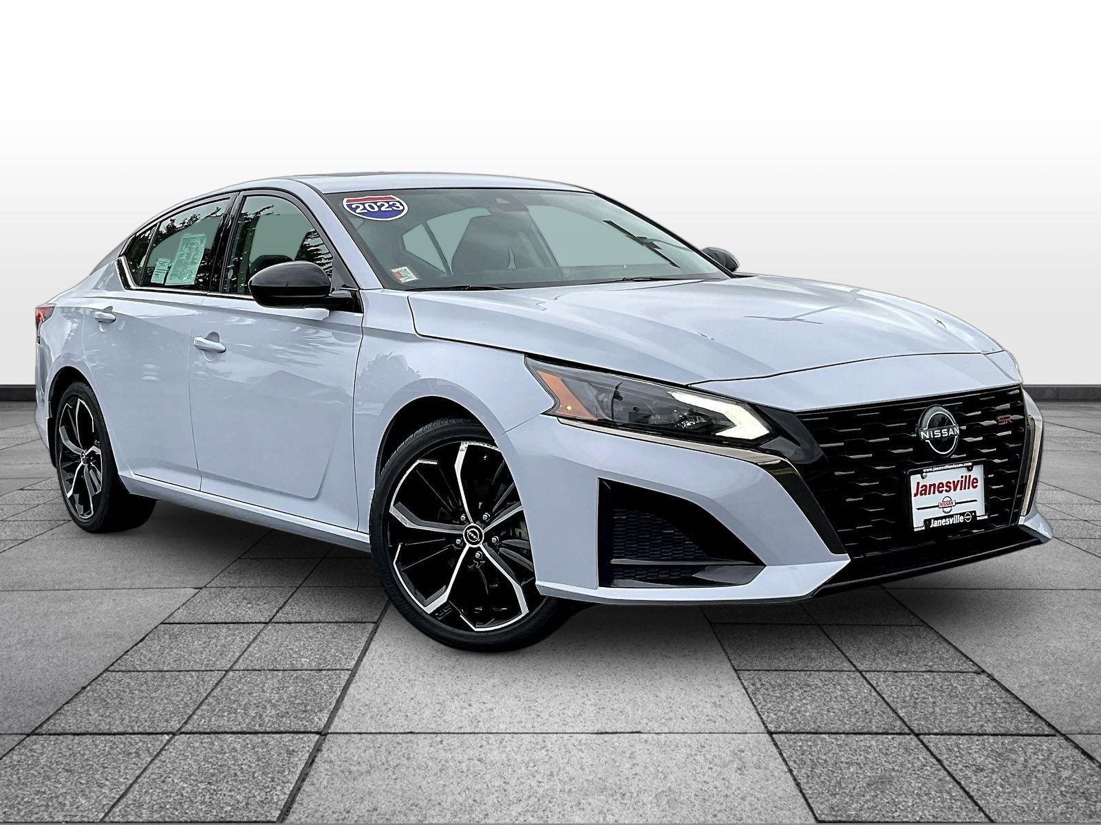 Certified 2023 Nissan Altima 2.5 SR w/ SR Premium Package FWD image 1
