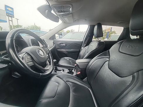 Used 2020 Jeep Cherokee Limited AWD/4WD image 3
