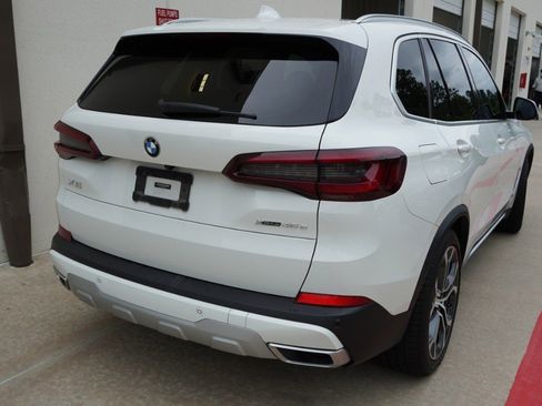 Used 2021 BMW X5 xDrive45e w/ Premium Package AWD/4WD image 5