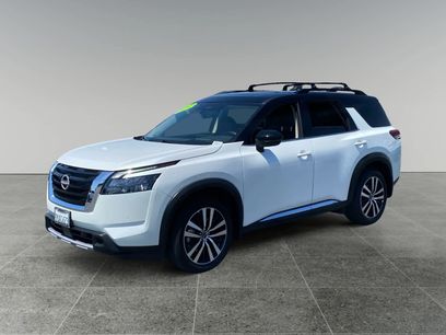 Used 2025 Nissan Pathfinder Platinum